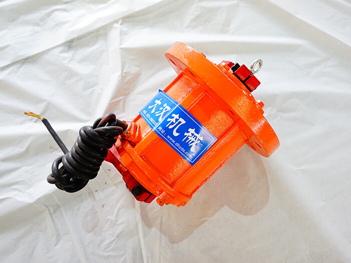 立式振動(dòng)電機(jī)